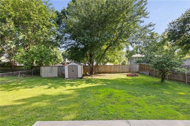 17819 E Greentree Avenue, Independence, MO 64057
