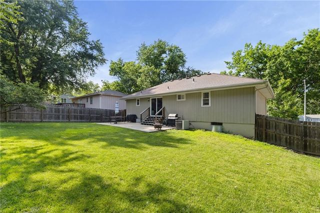 17819 E Greentree Avenue, Independence, MO 64057