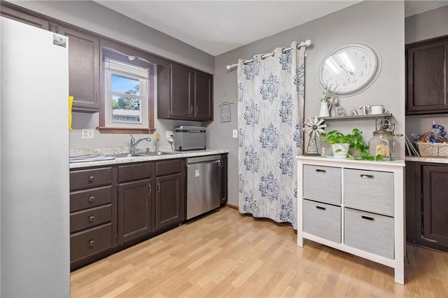 17819 E Greentree Avenue, Independence, MO 64057