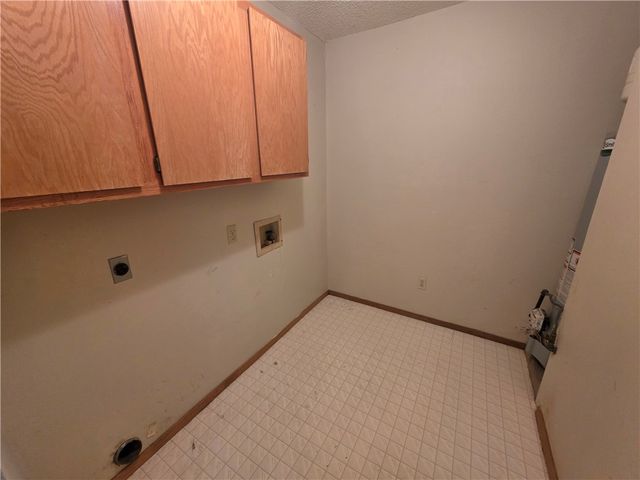 2430 W Gum Street, Rogers, AR 72758