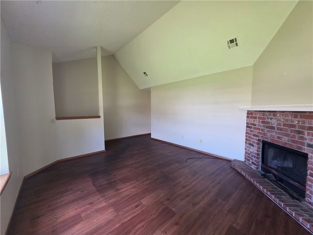 2430 W Gum Street, Rogers, AR 72758