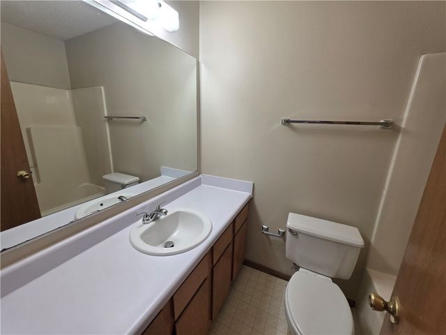 2430 W Gum Street, Rogers, AR 72758