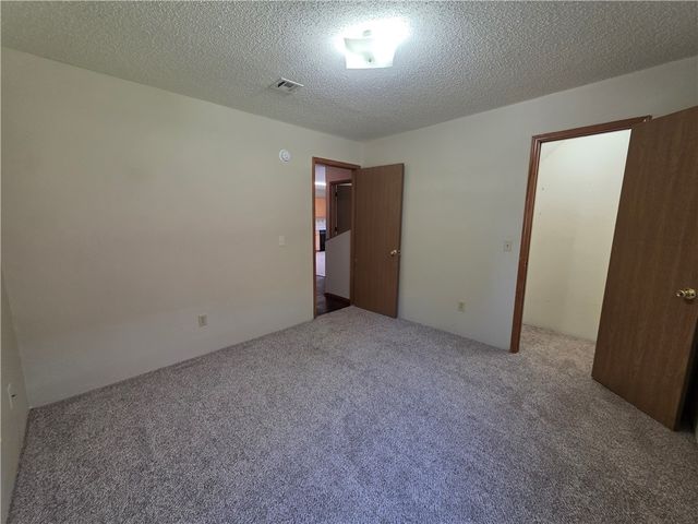 2430 W Gum Street, Rogers, AR 72758
