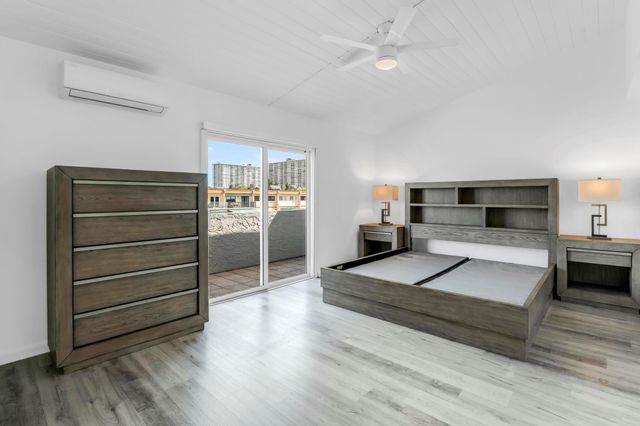 3827 NE 166th St 7, North Miami Beach, FL 33160