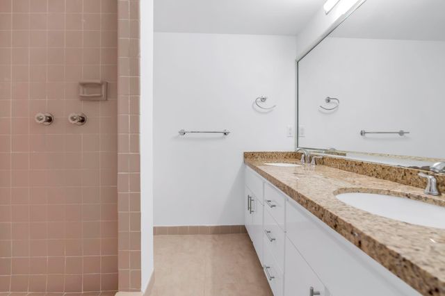 3827 NE 166th St 7, North Miami Beach, FL 33160