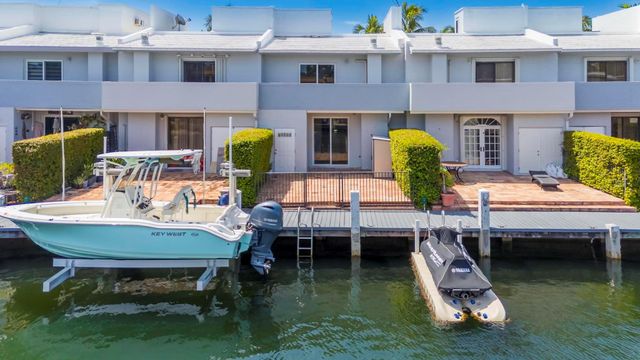 3827 NE 166th St 7, North Miami Beach, FL 33160