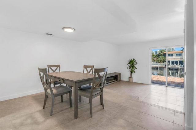 3827 NE 166th St 7, North Miami Beach, FL 33160