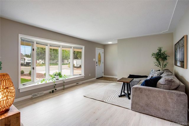12762 Woodland Drive, Longmont, CO 80504