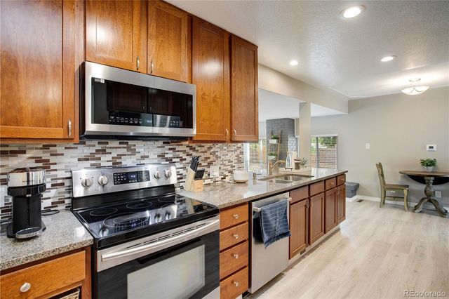 12762 Woodland Drive, Longmont, CO 80504