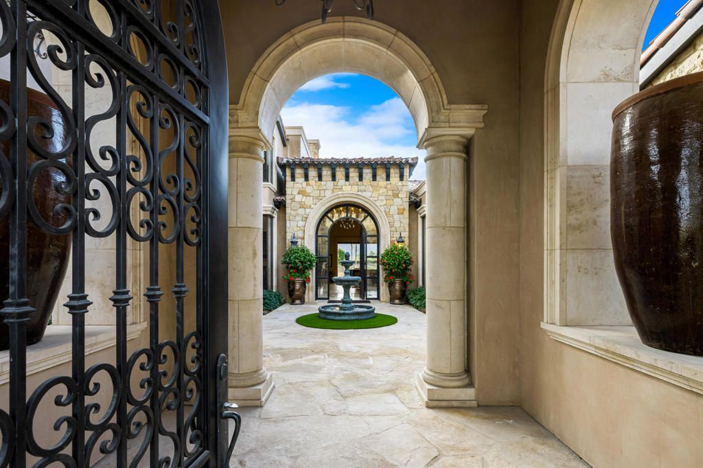 Image 5 of property listing at 52977 Via Dona, La Quinta, CA 92253