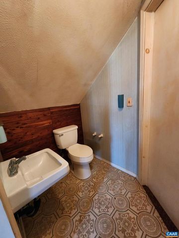 103 NOBLE AVE, Gordonsville, VA 22942