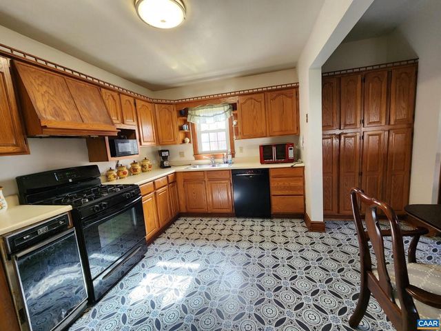 103 NOBLE AVE, Gordonsville, VA 22942