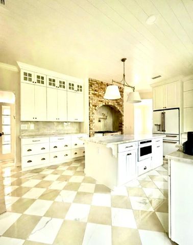 1086 Winding River Road, Vero Beach, FL 32963