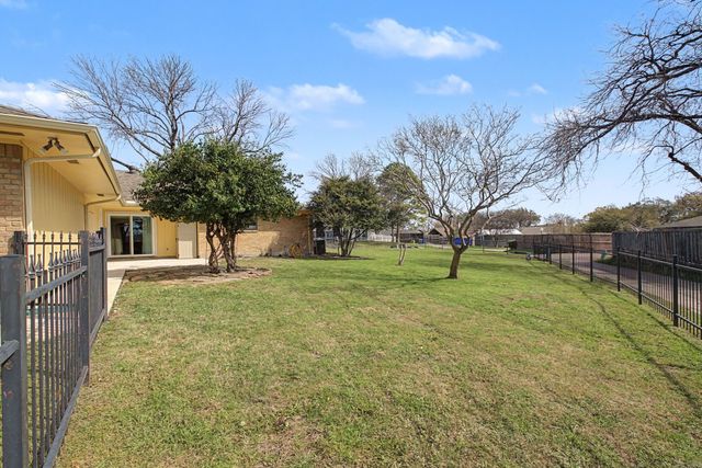 208 Ashe Bend Drive, Rowlett, TX 75087