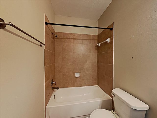 28914 Hidden Lake W, Magnolia, TX 77354