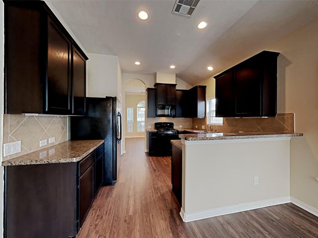 28914 Hidden Lake W, Magnolia, TX 77354
