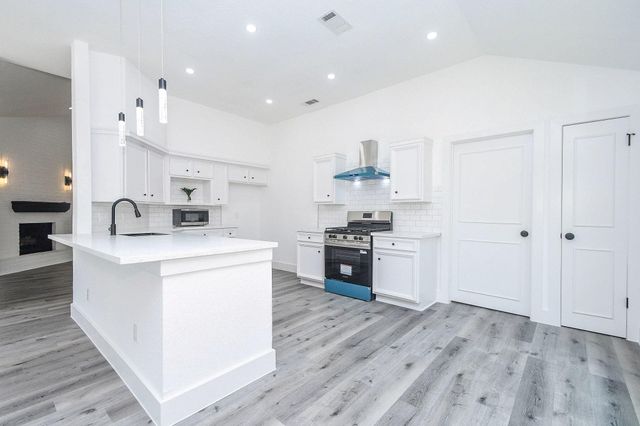 15118 Cabots Landing Drive, Houston, TX 77084