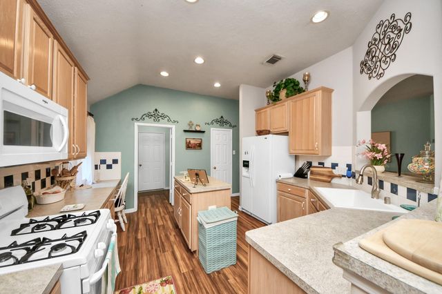 143 S Delta Mill Circle, Conroe, TX 77385