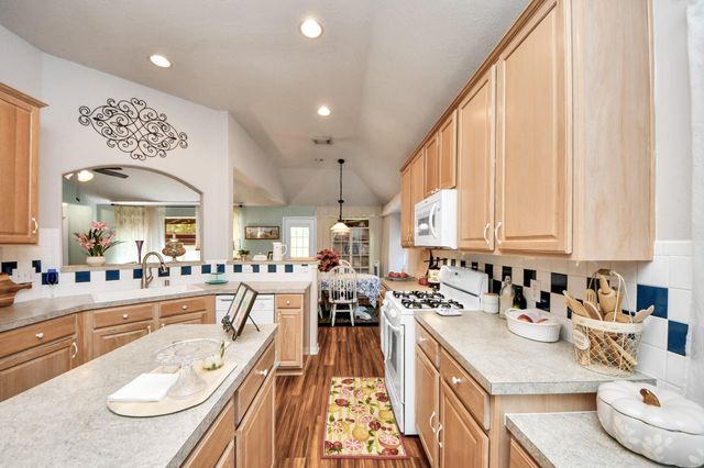 143 S Delta Mill Circle, Conroe, TX 77385