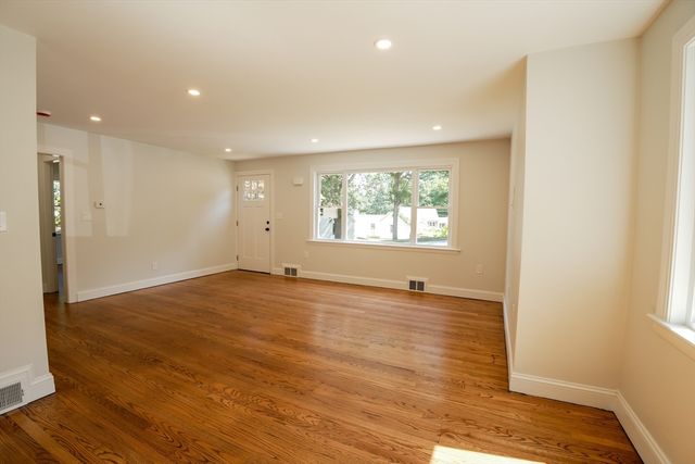 121 Sylvan Rd, Lancaster, MA 01523