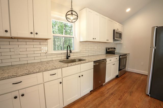 121 Sylvan Rd, Lancaster, MA 01523