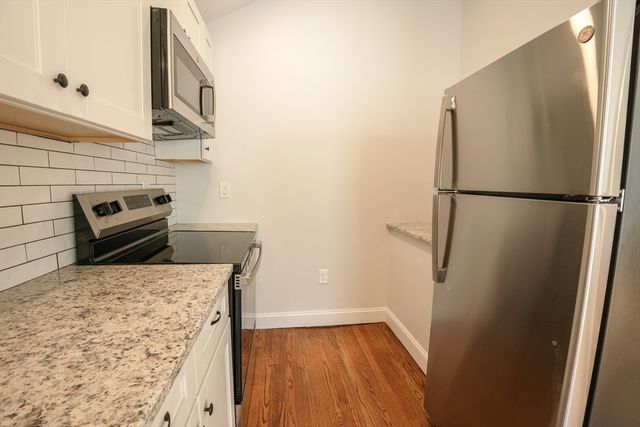 121 Sylvan Rd, Lancaster, MA 01523