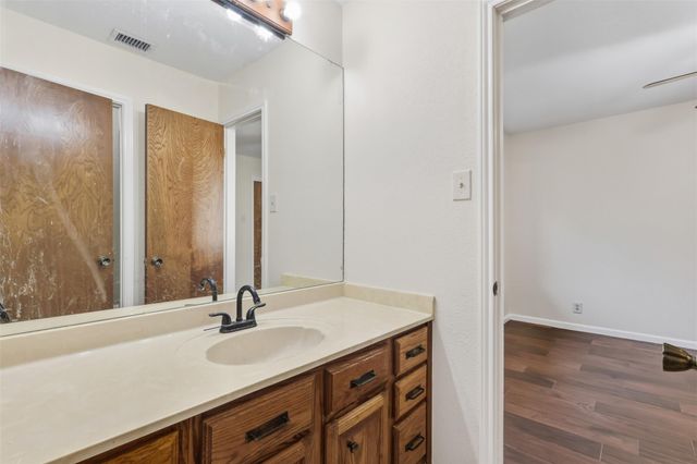 1109 Lohmans Crossing RD, Lakeway, TX 78734
