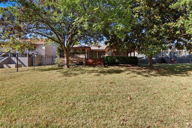 1109 Lohmans Crossing RD, Lakeway, TX 78734