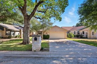 1109 Lohmans Crossing RD, Lakeway, TX 78734