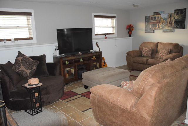 986 Yorkshire Drive, Hanover Park, IL 60133