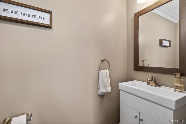 36 Harbour Point, Buffalo, NY 14202