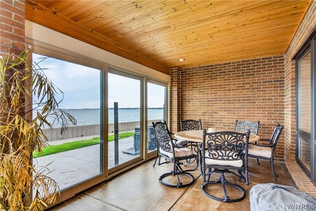 36 Harbour Point, Buffalo, NY 14202