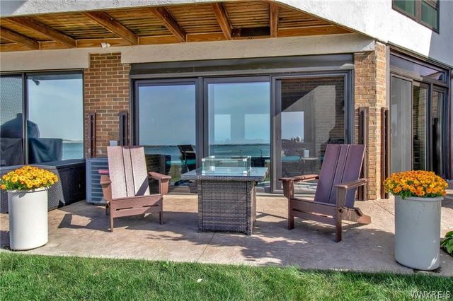 36 Harbour Point, Buffalo, NY 14202