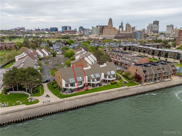 36 Harbour Point, Buffalo, NY 14202