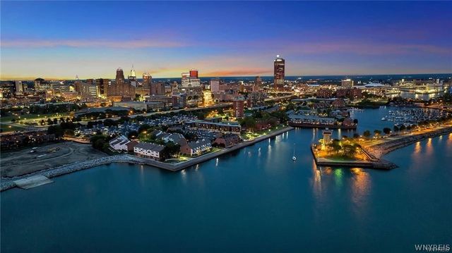 36 Harbour Point, Buffalo, NY 14202