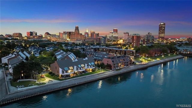 36 Harbour Point, Buffalo, NY 14202