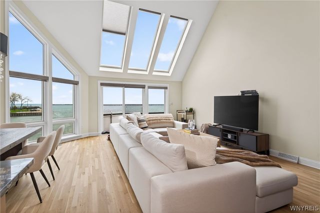 36 Harbour Point, Buffalo, NY 14202