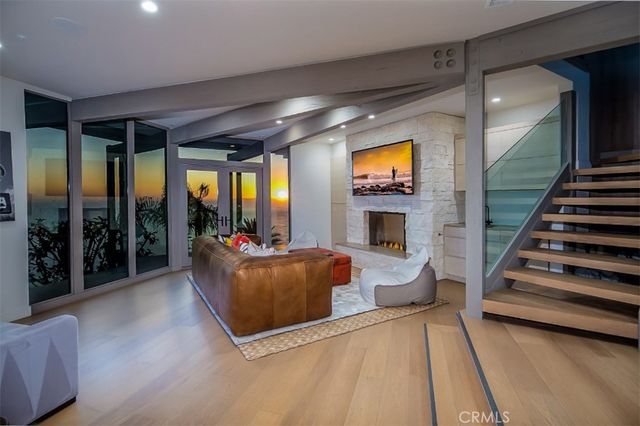 709 Kendall Drive, Laguna Beach, CA 92651