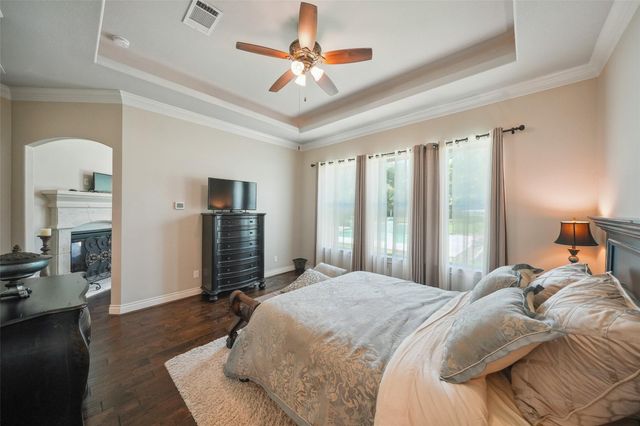 5924 Oak Leaf Court, Conroe, TX 77304