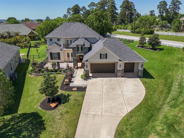 5924 Oak Leaf Court, Conroe, TX 77304