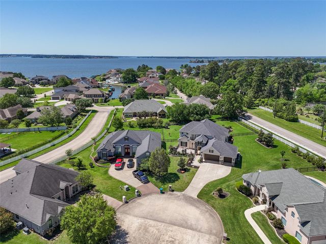 5924 Oak Leaf Court, Conroe, TX 77304