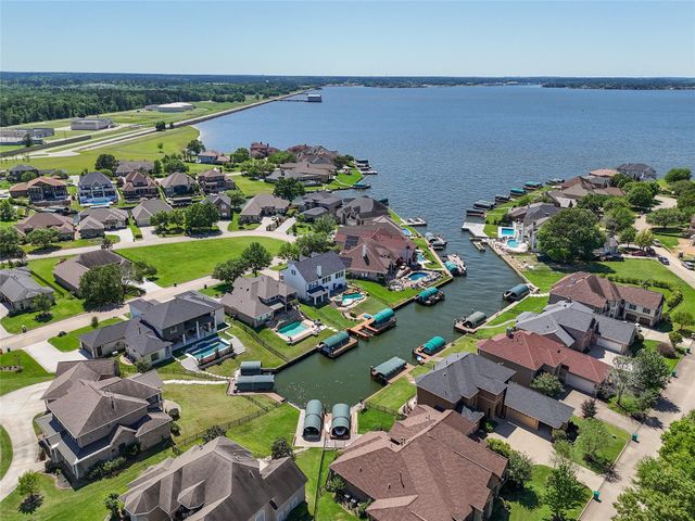 5924 Oak Leaf Court, Conroe, TX 77304