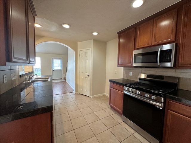 10903 Tobar Falls Circle, Houston, TX 77064