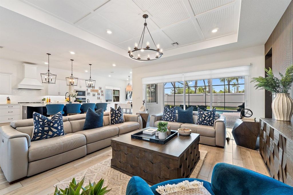 Image 14 of property listing at 12172 Waterstone Circle, Palm Beach Gardens, FL 33412