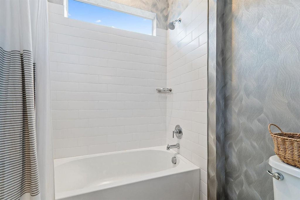 Image 32 of property listing at 12172 Waterstone Circle, Palm Beach Gardens, FL 33412