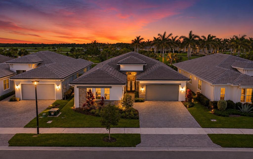 Image 4 of property listing at 12172 Waterstone Circle, Palm Beach Gardens, FL 33412