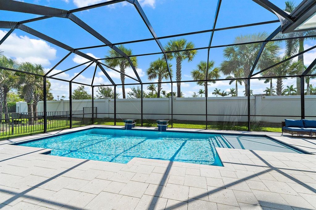 Image 53 of property listing at 12172 Waterstone Circle, Palm Beach Gardens, FL 33412