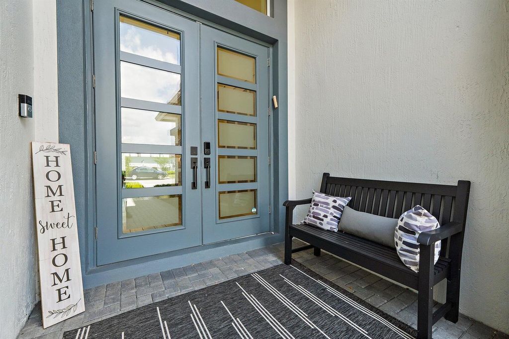 Image 6 of property listing at 12172 Waterstone Circle, Palm Beach Gardens, FL 33412
