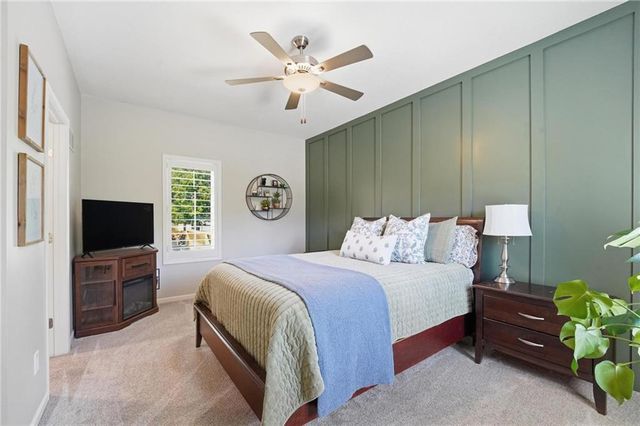 2448 NW Valley View Drive, Lee's Summit, MO 64081