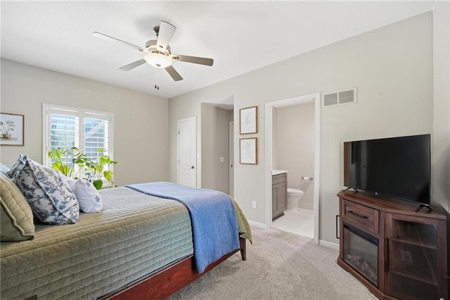 2448 NW Valley View Drive, Lee's Summit, MO 64081